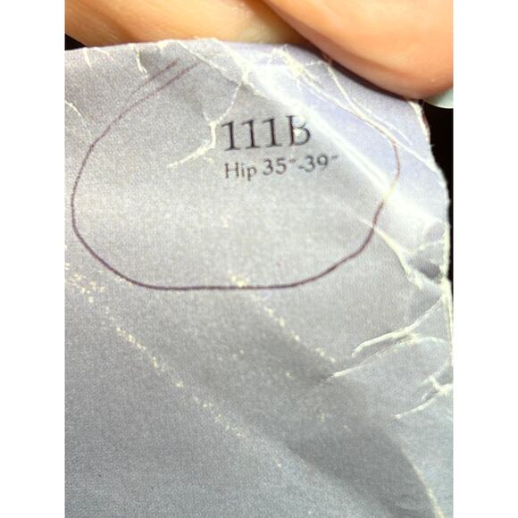 Leonora's perfect-fit  pants pattern size hip 35 - Picture 2 of 4